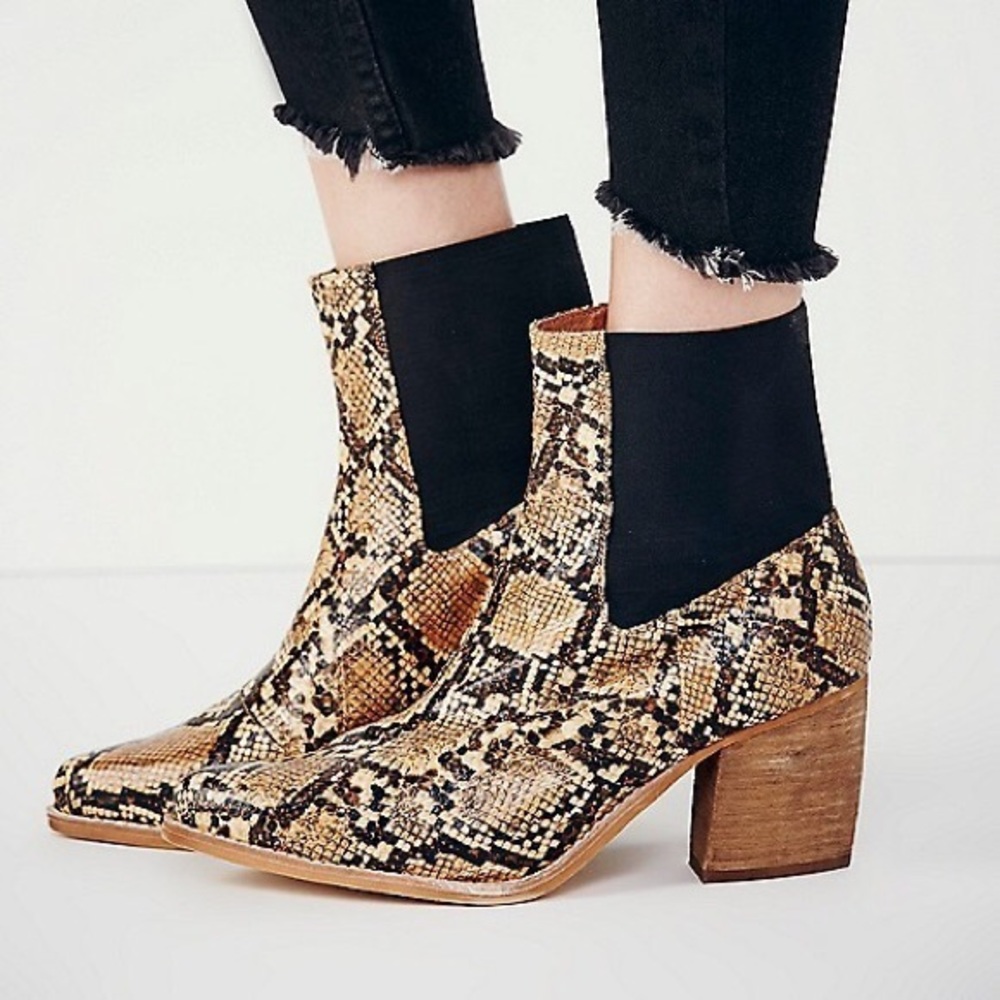 Jeffrey Campbell x Free People frontier bootie